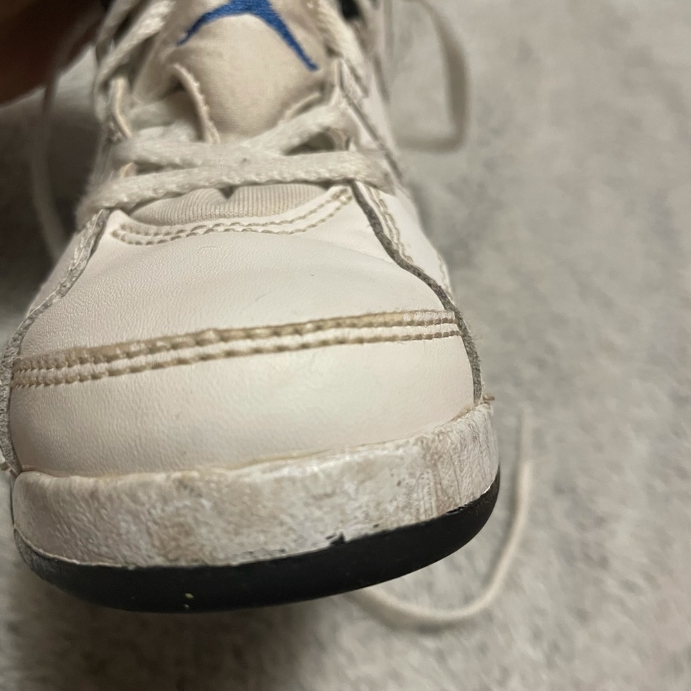 Jordan sneakers - Picture 8 of 9